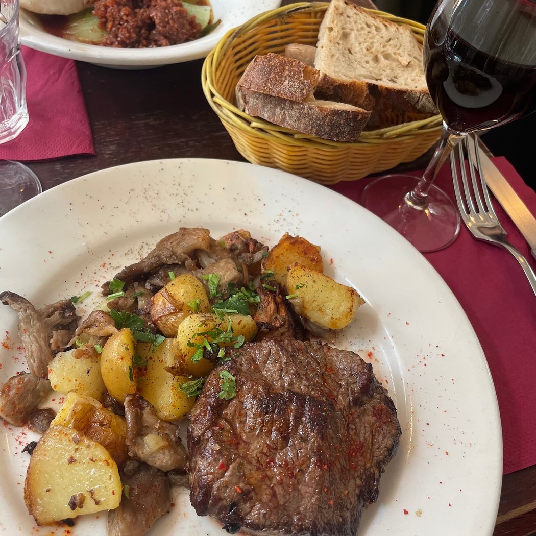 Café de la Nouvelle Mairie 1