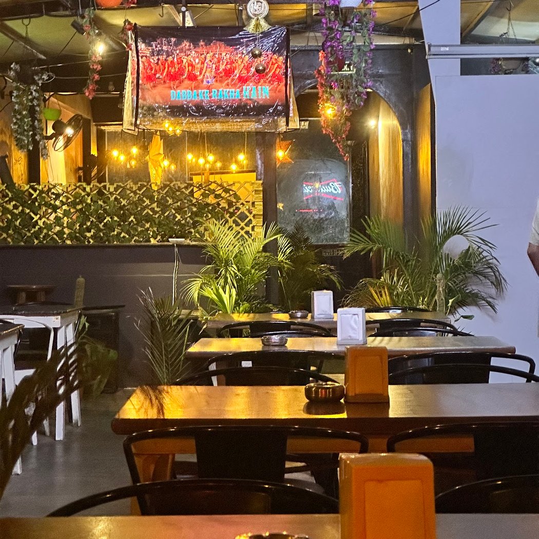 4 Friends Pub, Bar and Kitchen 3