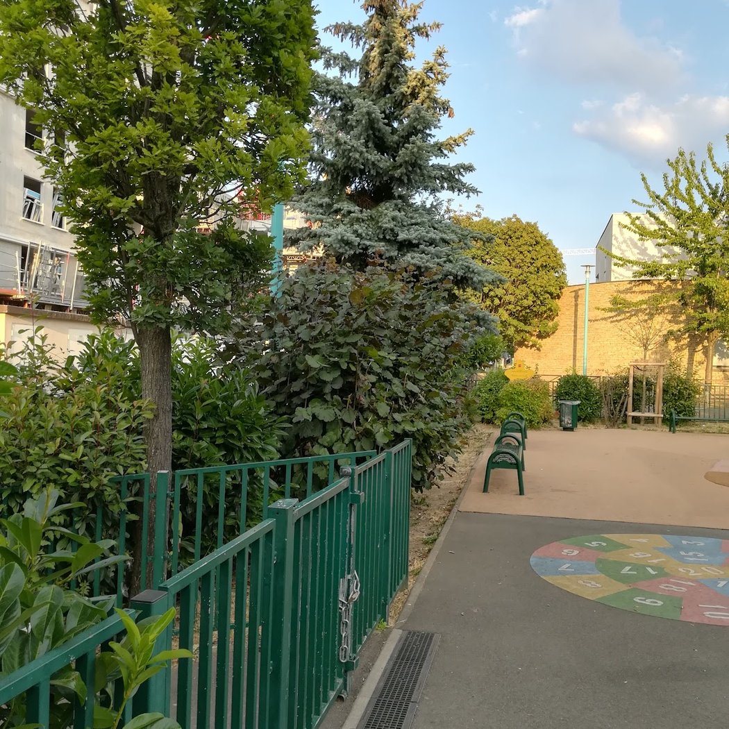 Pl. André Leonet 3