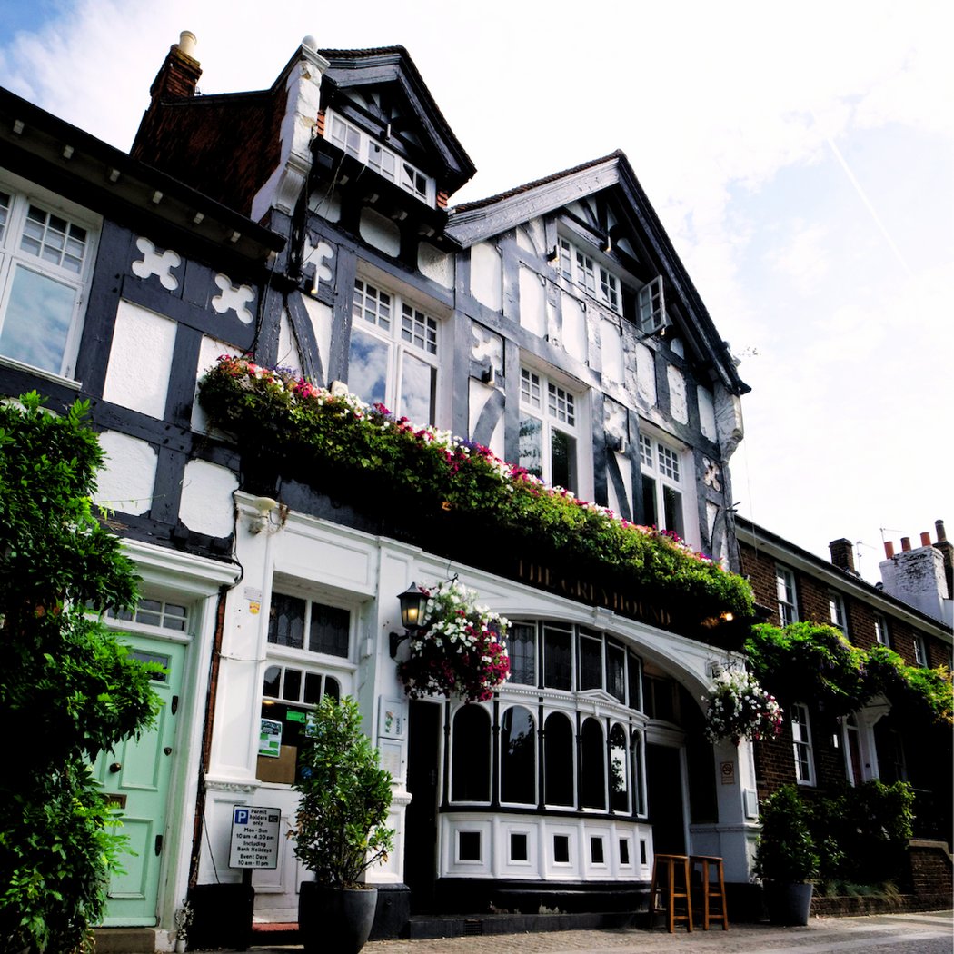 The Greyhound Kew 5