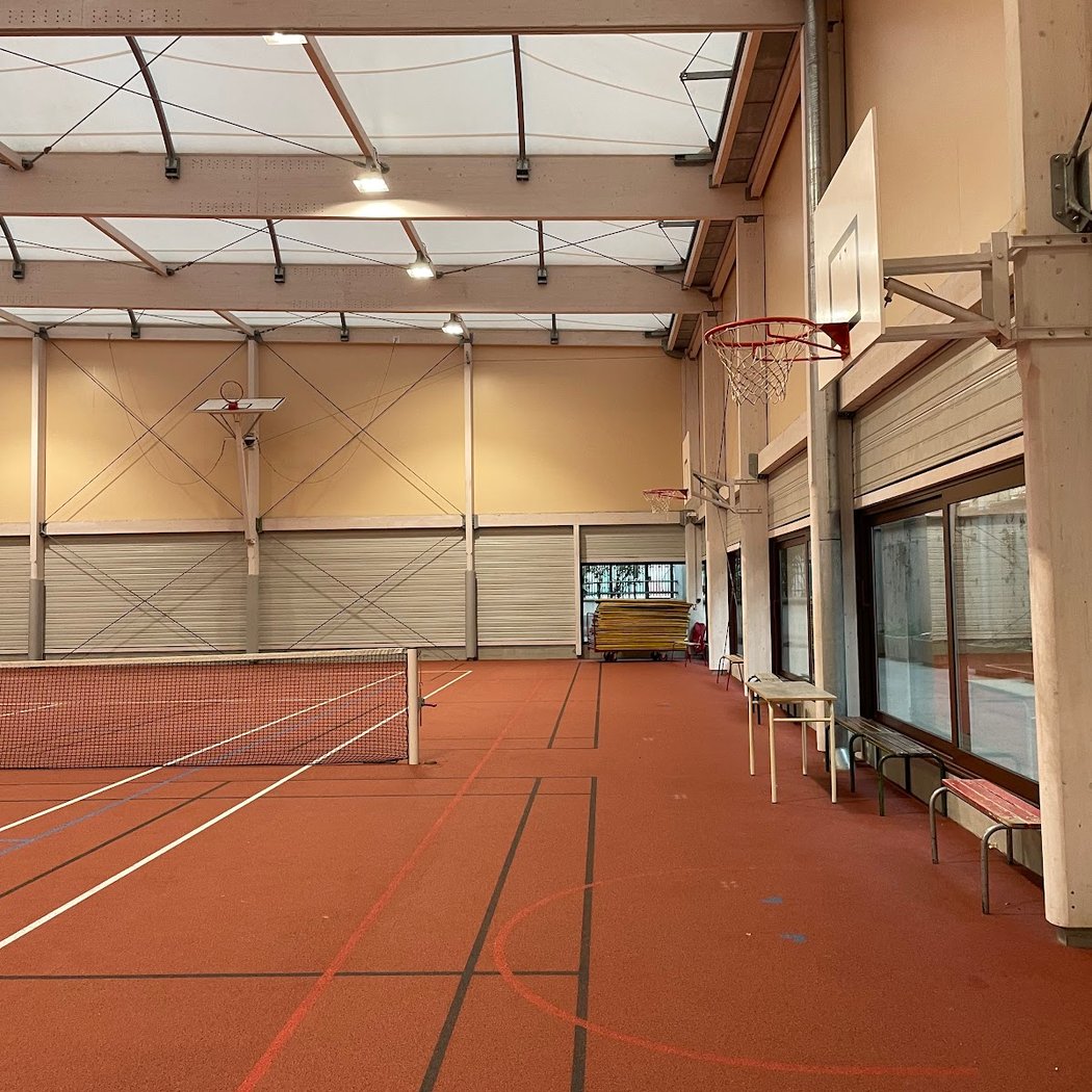 Terrain de sport Neuve Saint-Pierre 2