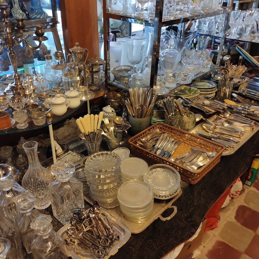 Flea Market & Antiques 3