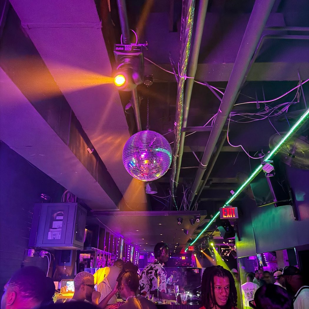 Thurst Lounge 1