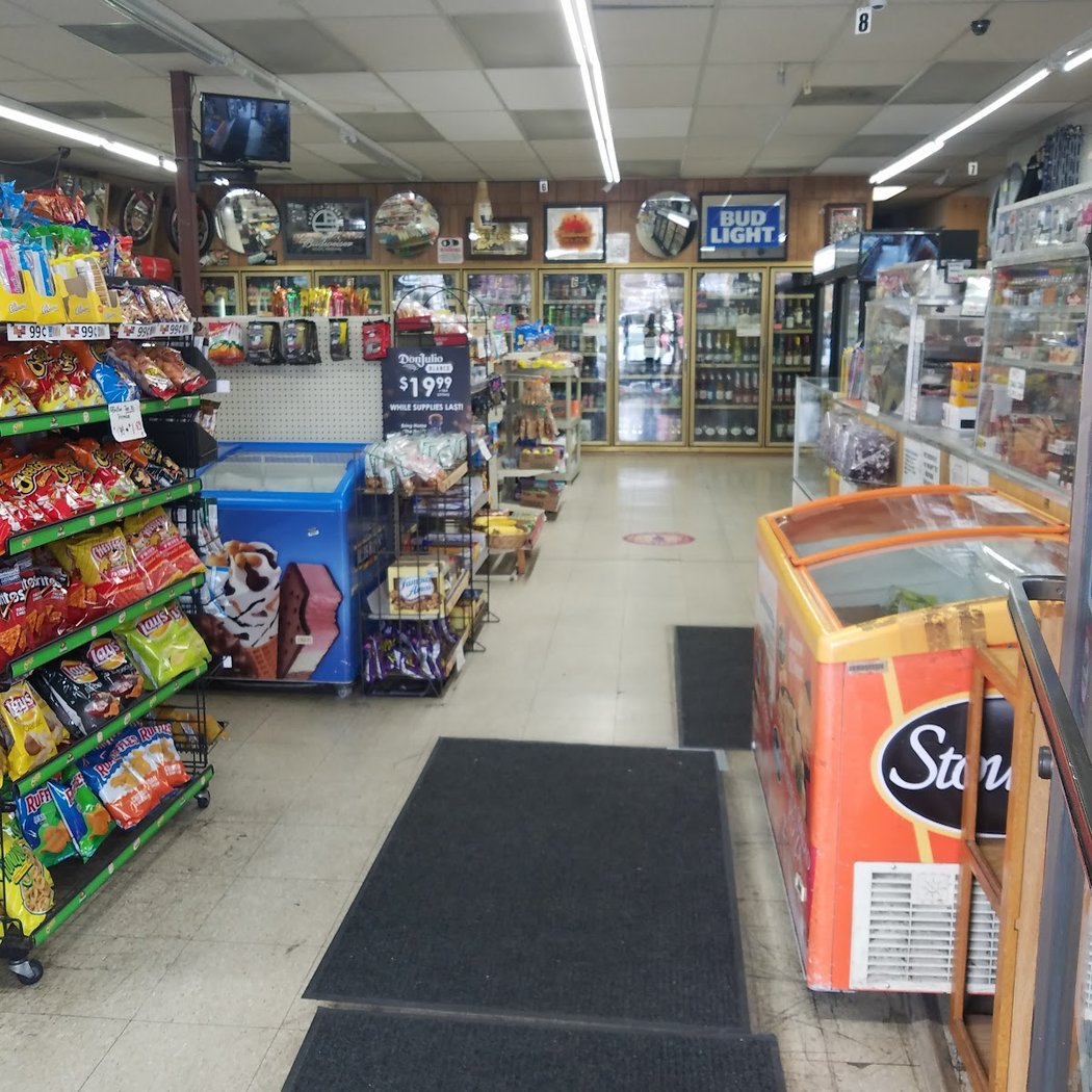 Del Norte Liquors 3