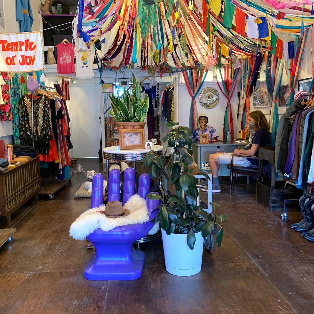 JOY Gallery & JOY Shop 1