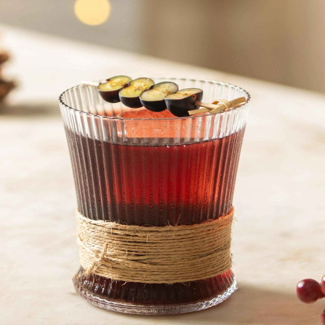 Olive 101 Ft. A Holly Jolly Flair! 2