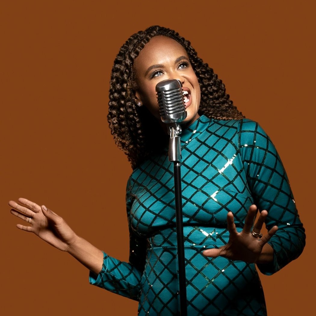 Lois Mahalia 1