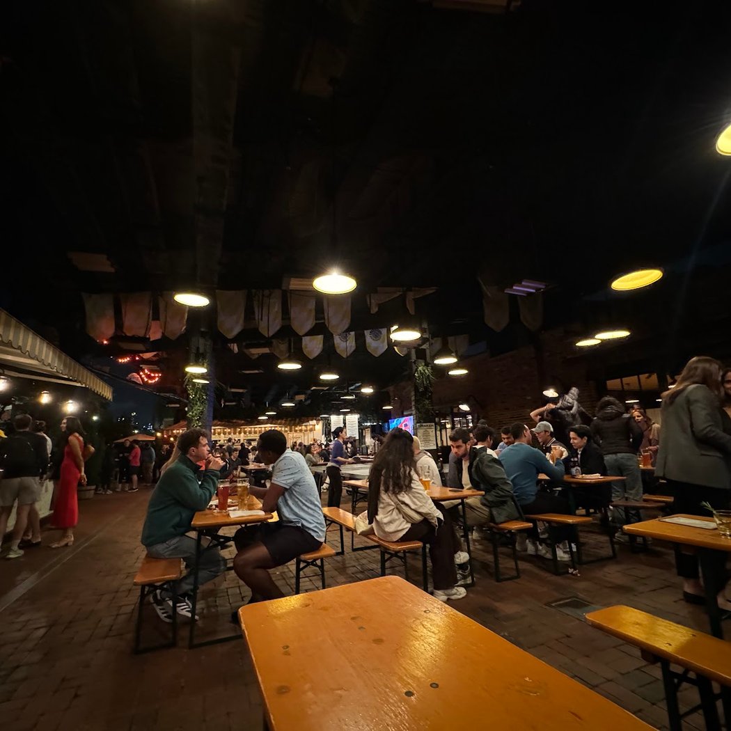 Standard Biergarten Halloween