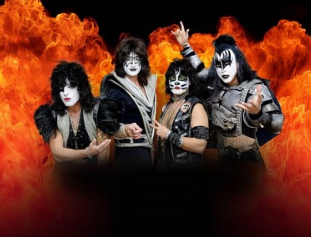 Kiss Forever Band 1