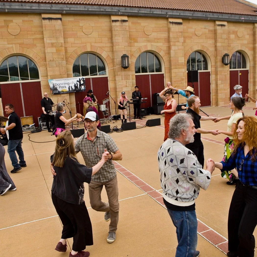 Dancing in the Park: Cumbia 2