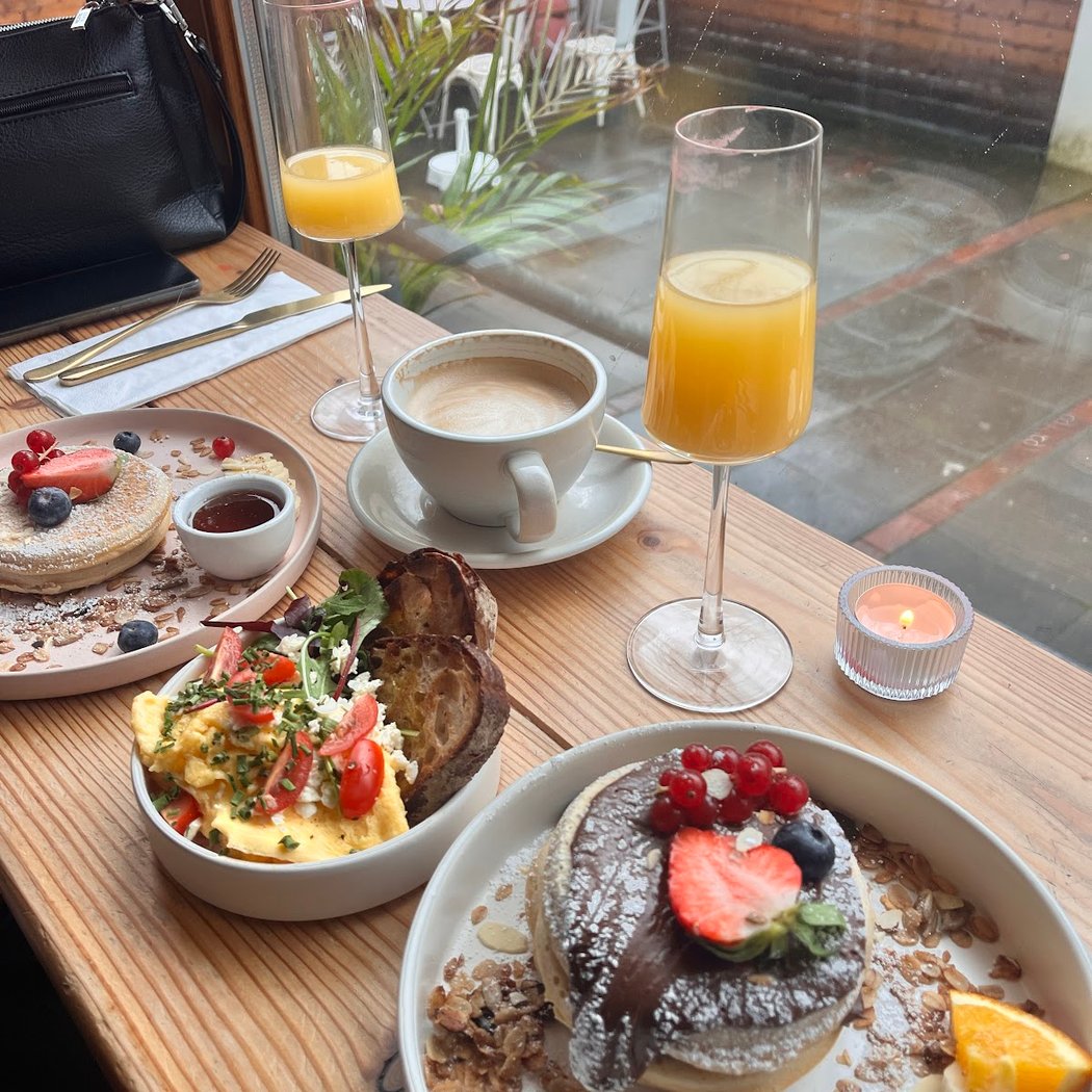 TRUCYS Café BREAKFAST TAPAS Winterhuder Weg 3