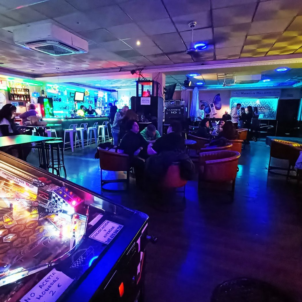 Pub Llane's 10 1