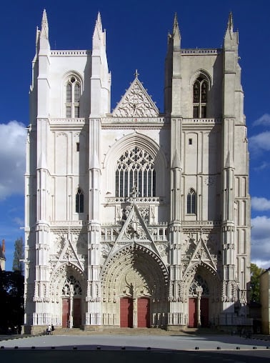 Cours Saint-Pierre 2