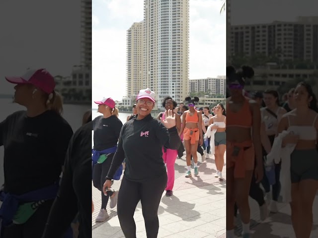 Hot Girl Walk Fort Lauderdale 1