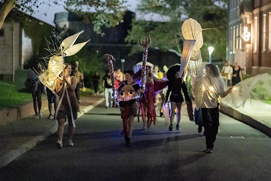 House Crawl & Parade 1