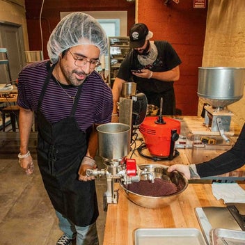 Bean-to-Bar Chocolate Making