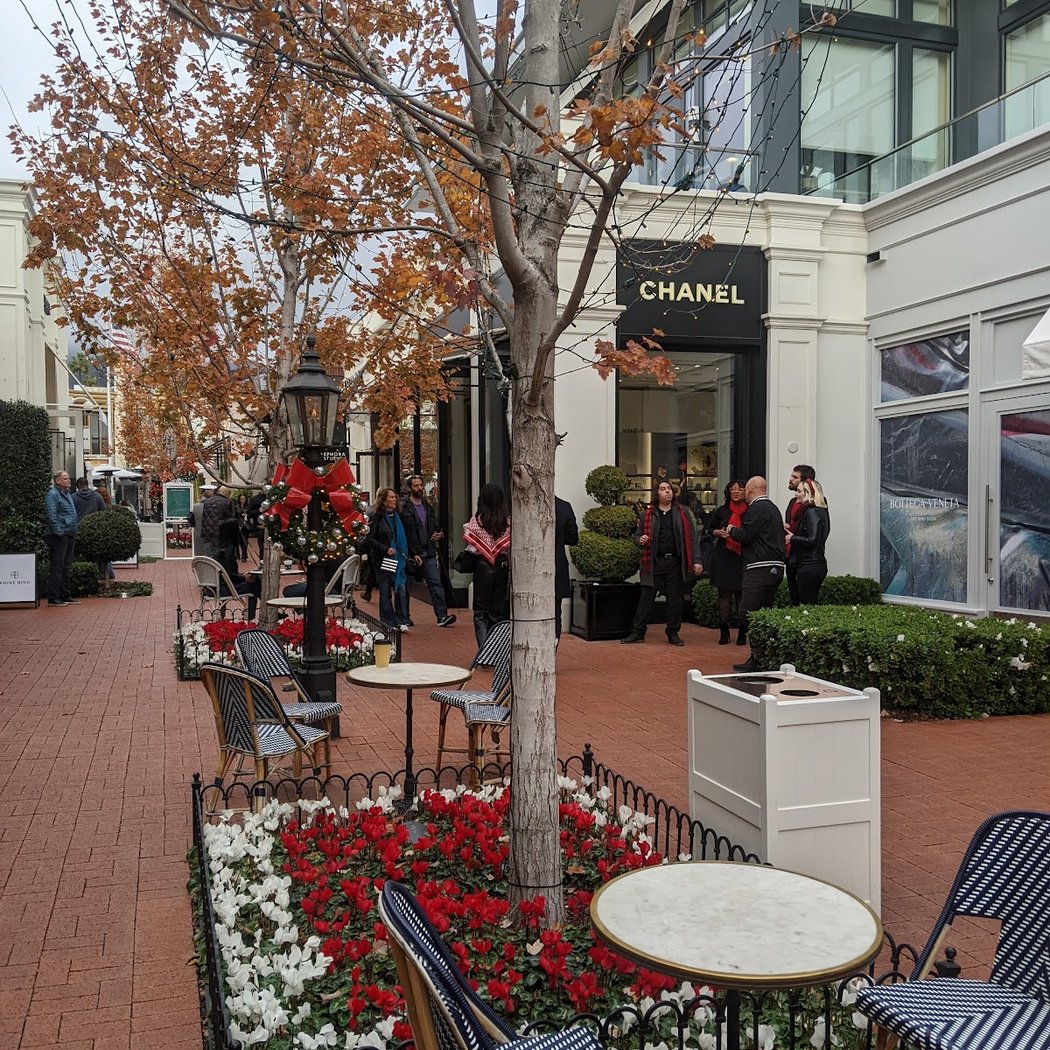 Palisades Village 1