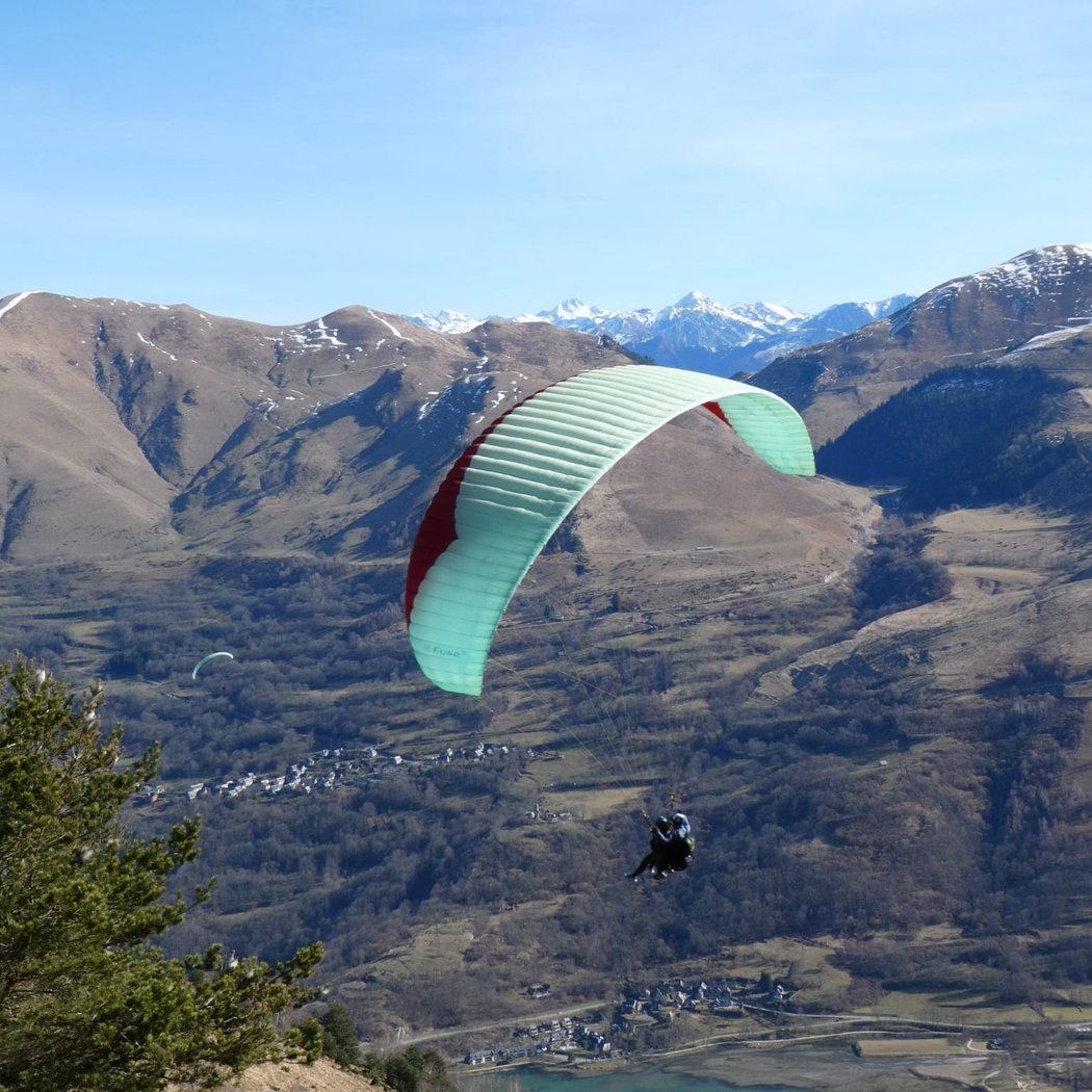 Paragliding Louron - Baptisms & Flights All L'année Hautes Pyrénées School Paragliding 3
