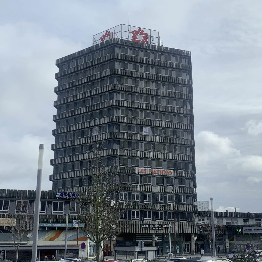 Centre Commercial Les Nations 1