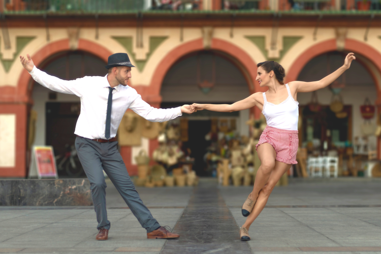 Beginner Lindy Hop Lesson + Social Dancing 1