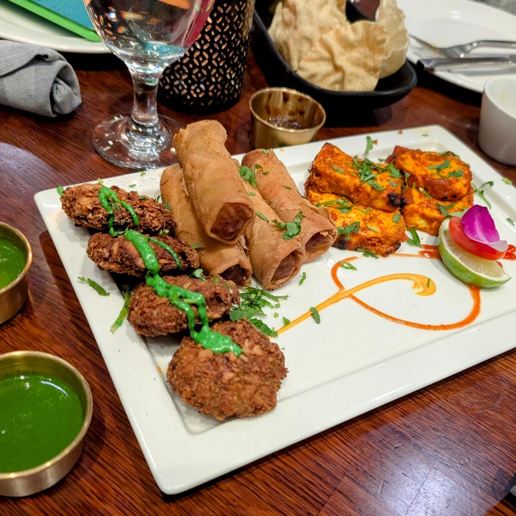 The Yellow Chilli By Master Chef Sanjeev Kapoor 1