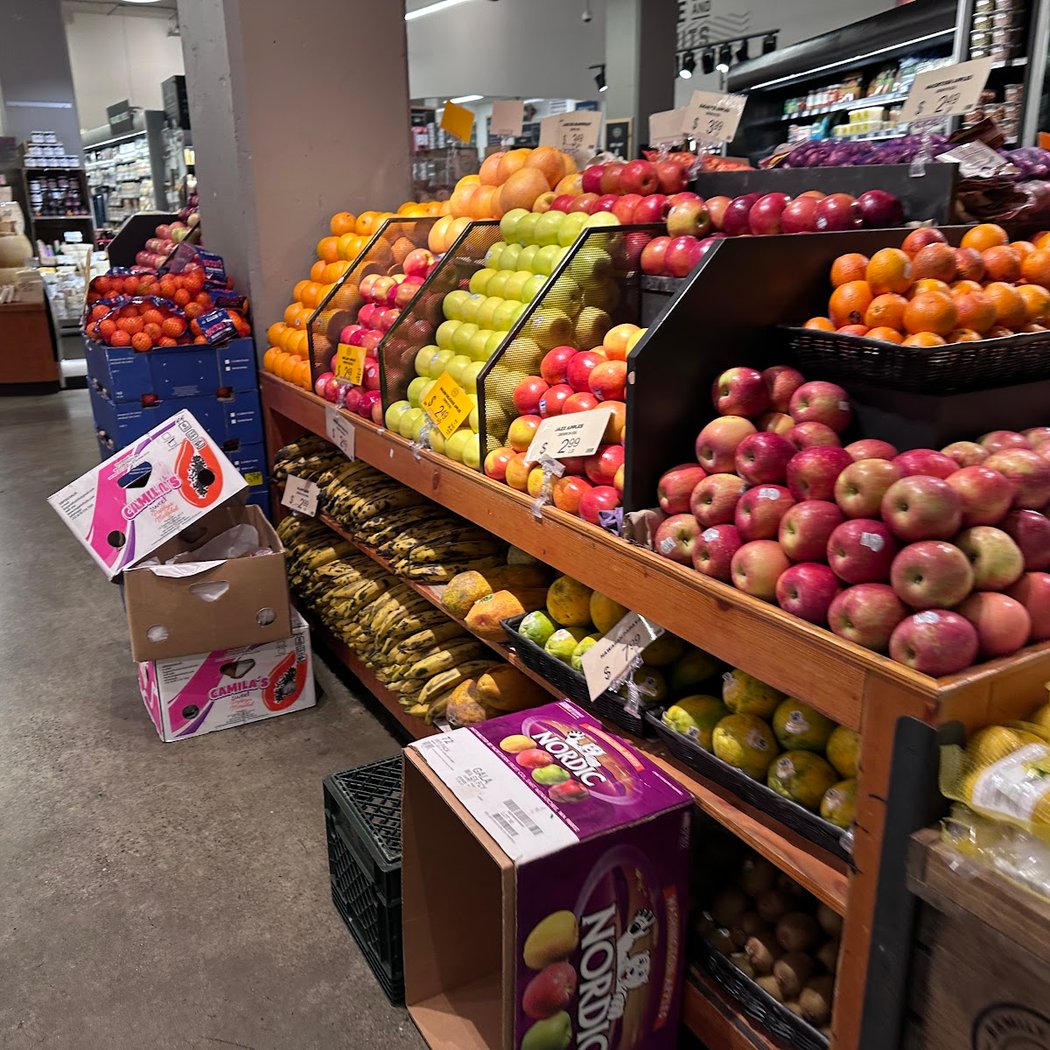 Gus's Community Market 3
