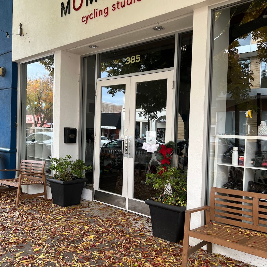 Momentum Cycling Studio 3