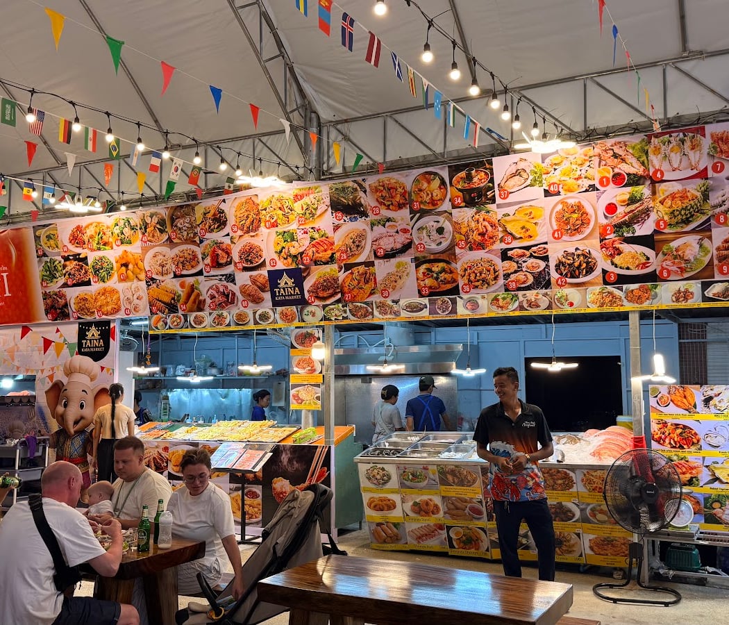 Kata Night Market 3