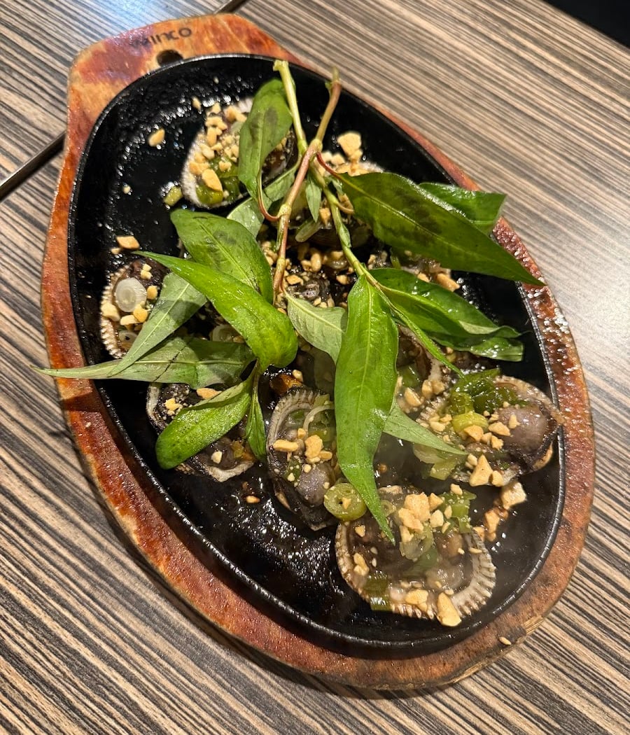 Dong Que Restaurant 3