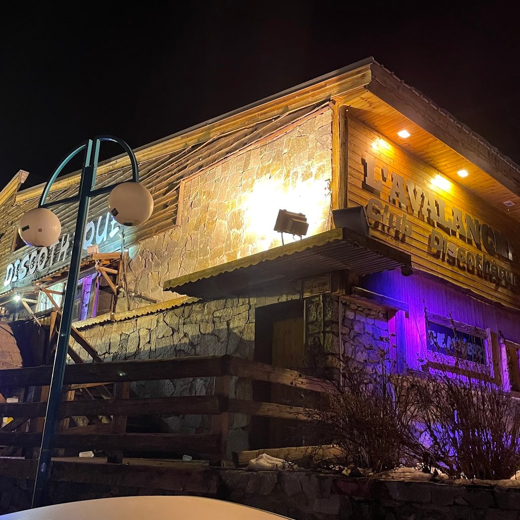 L'Avalanche Club 2