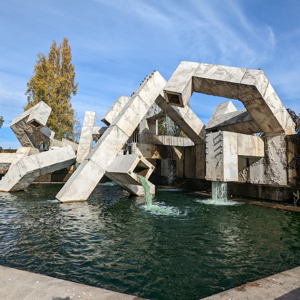 Vaillancourt Fountain 1