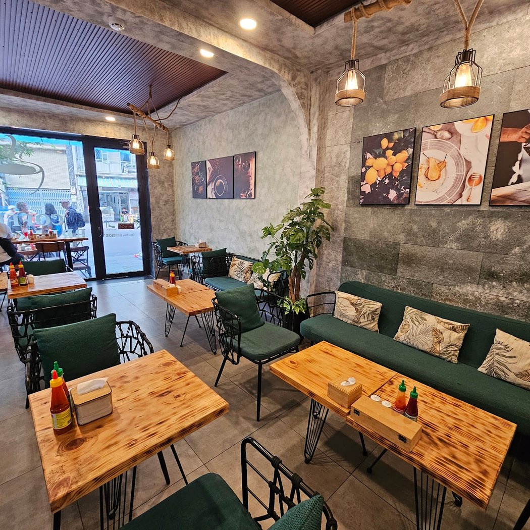 Chez Mimosa Cafe & Breakfast 2