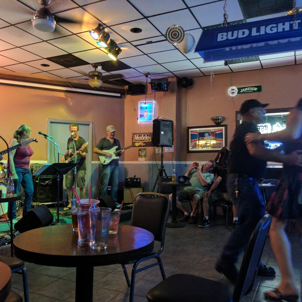 Bobby D's Cocktail Lounge & Sports Bar 1