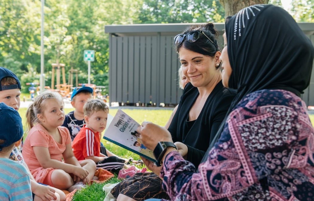 Lesen im Park: Kinderrechte entdecken - Bücherfahrrad und Geschichtenpicknick 1