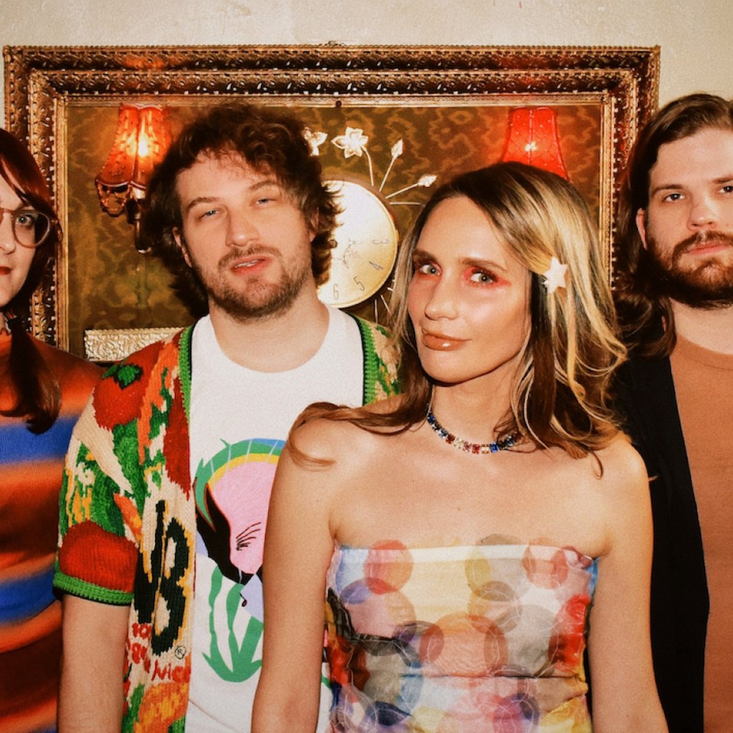 Speedy Ortiz introduce They Live 1