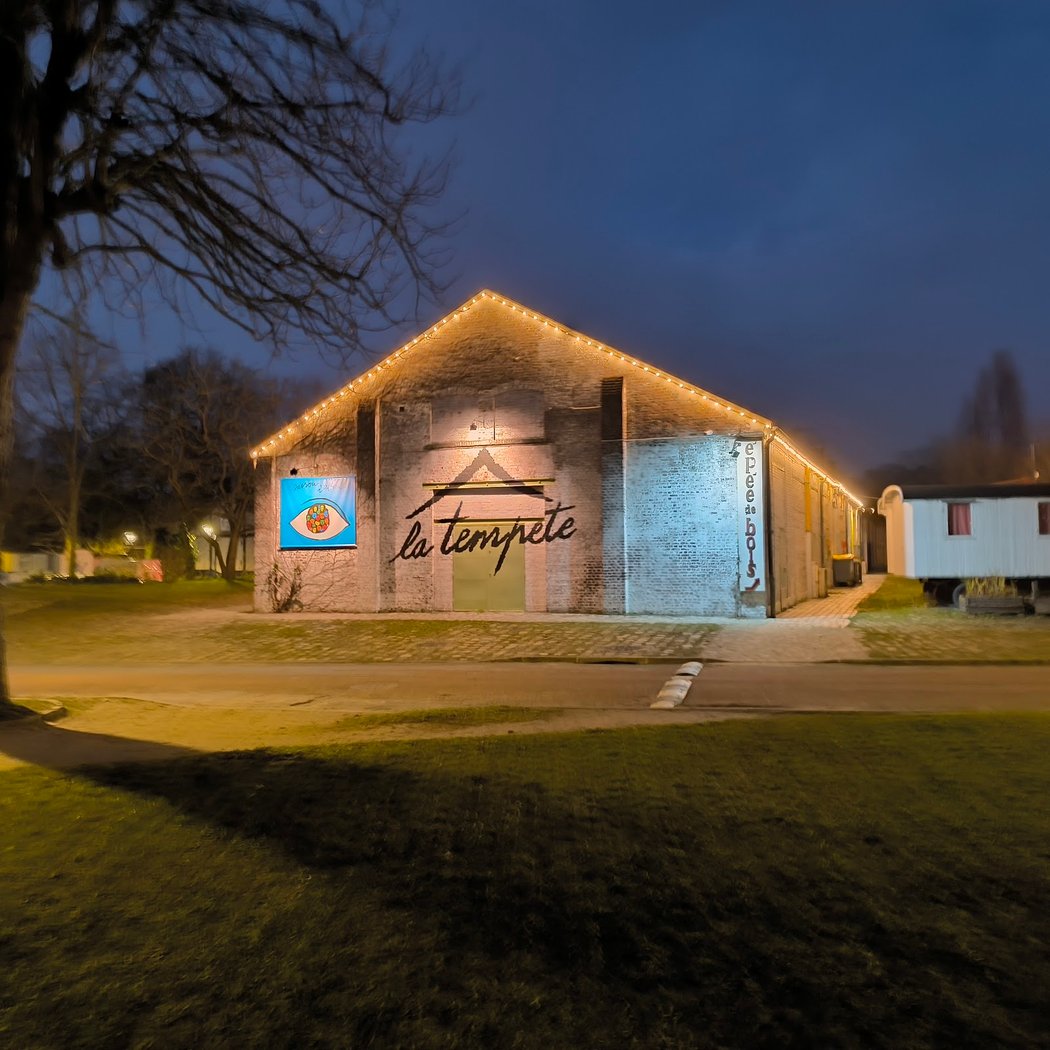 AU-DELA DE TOUTE MESURE 3