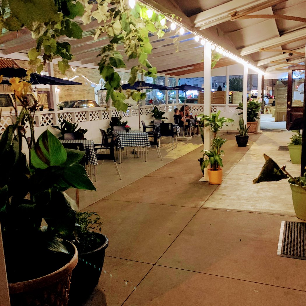 SAGRES BAR AND GRILL 2