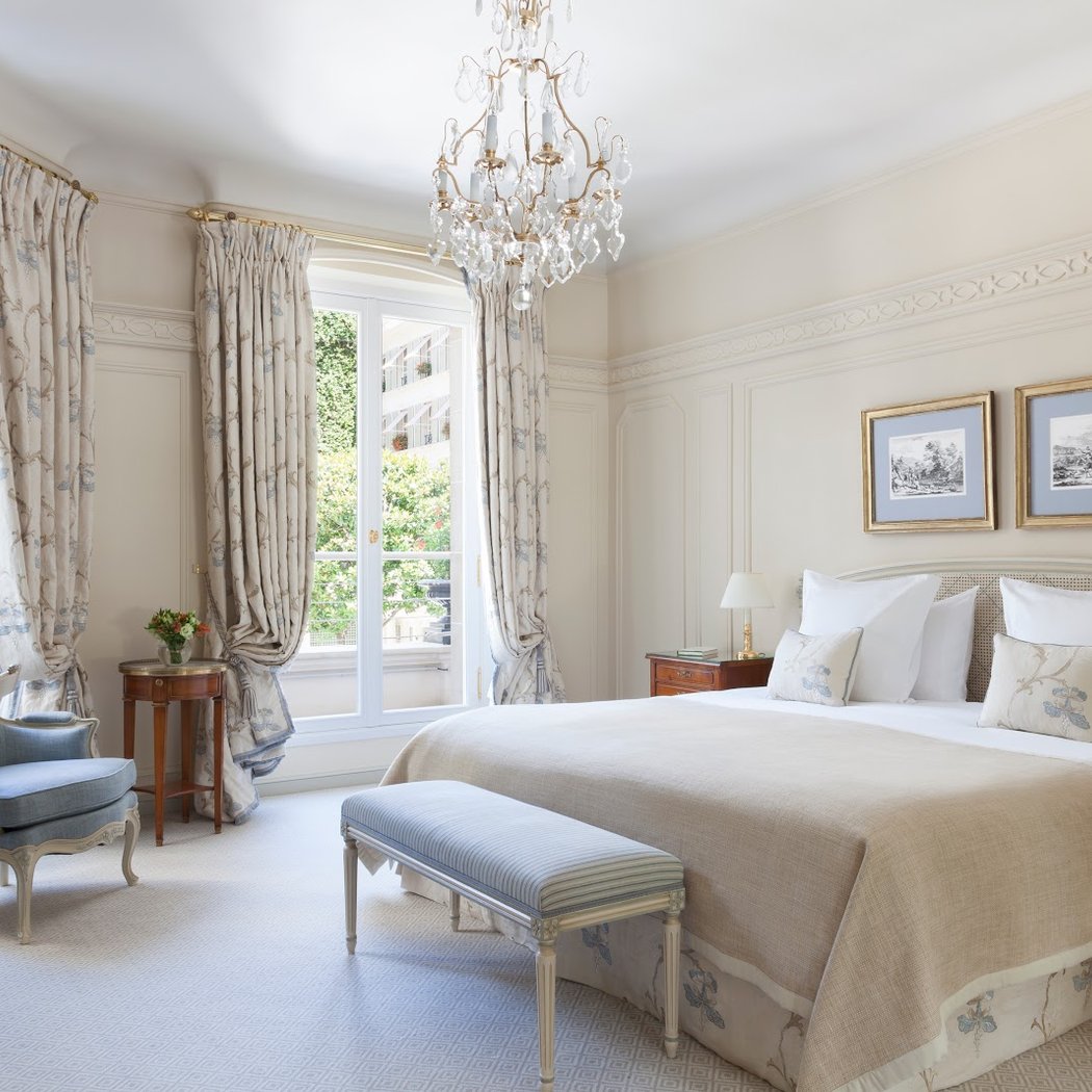 Le Bristol Paris 3