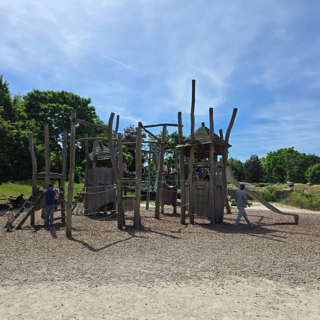 Aire de jeux pour enfants du Parc Floral de Paris 2
