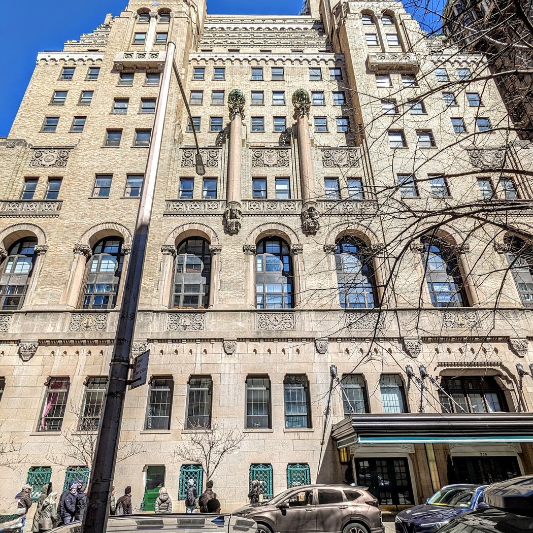 Level Club Condo Inc 2