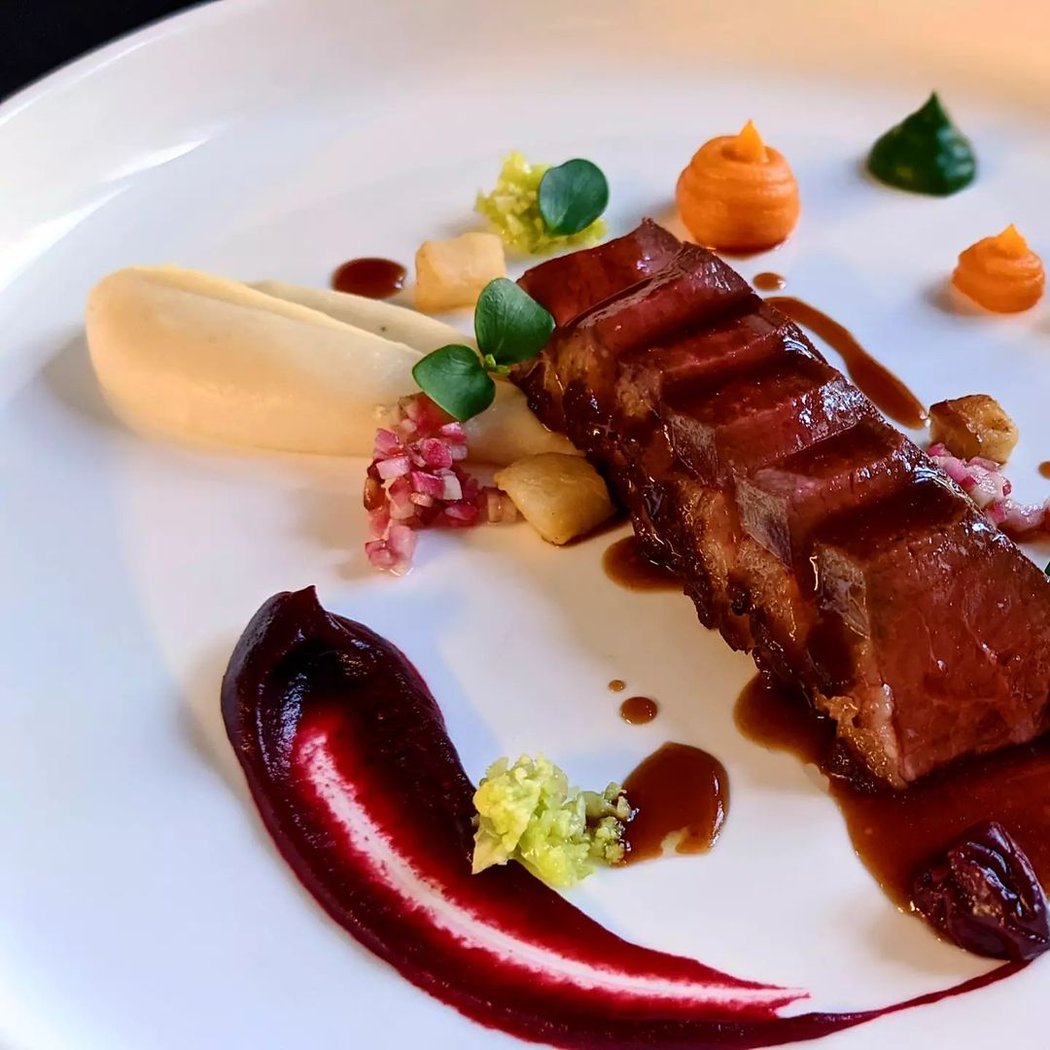 Experience gourmet French cuisine in total darkness 1