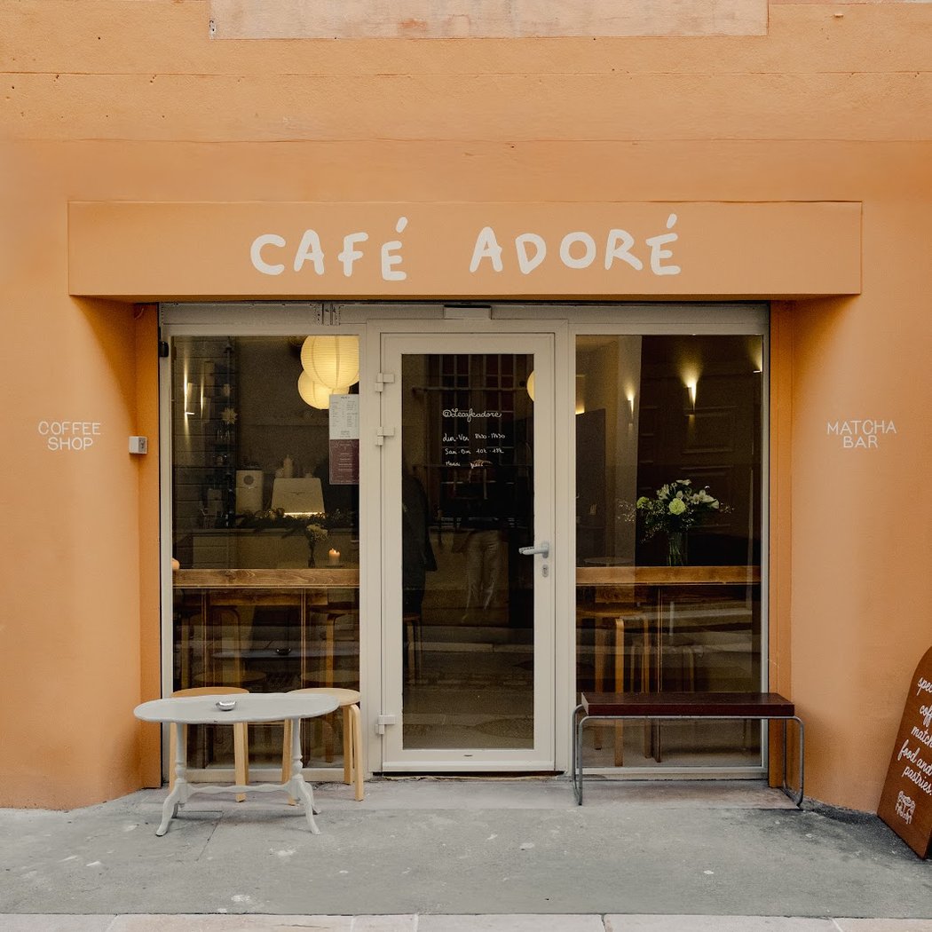 Café Adoré 2