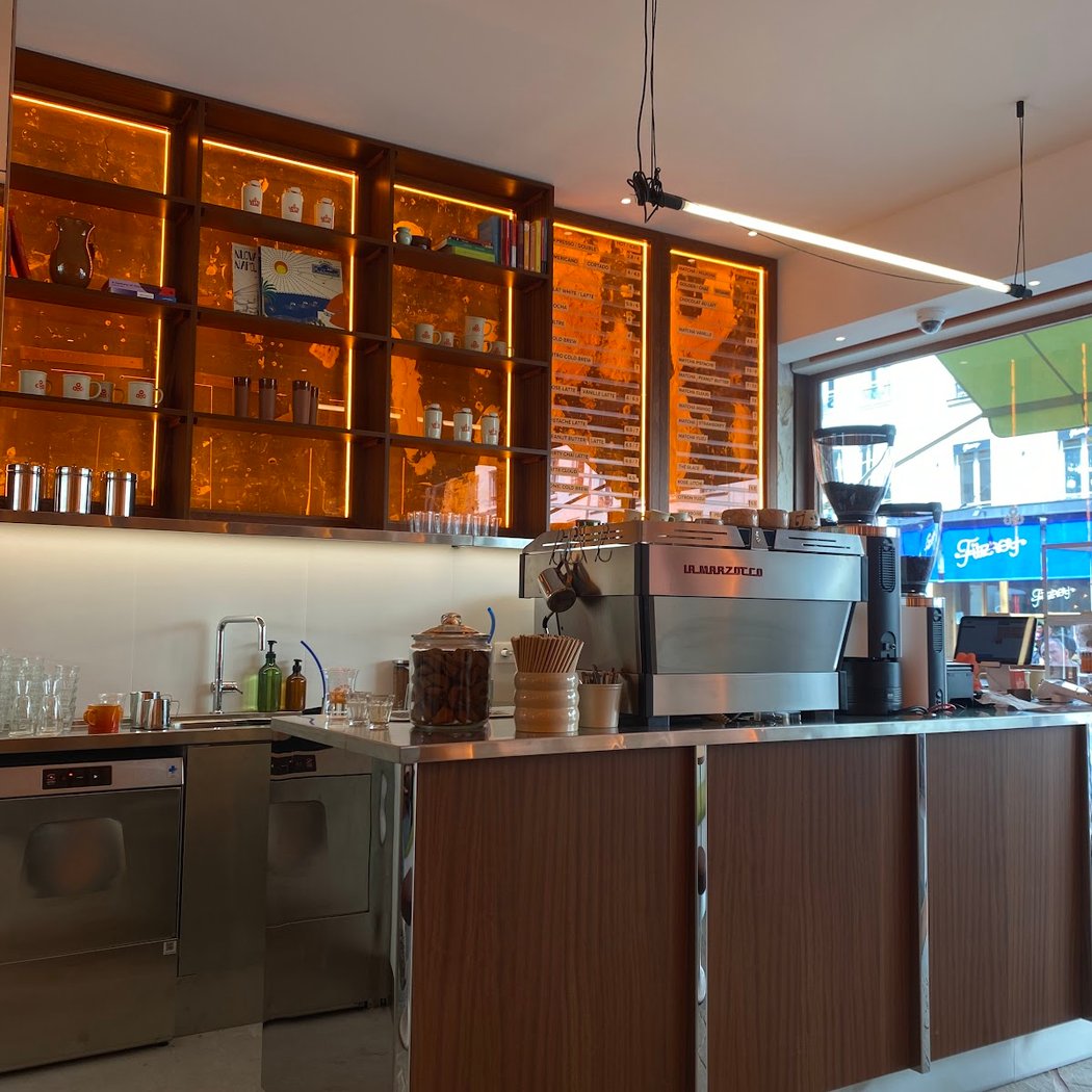 LATTE CLUB - Coffee & Matcha bar - Bastille 3