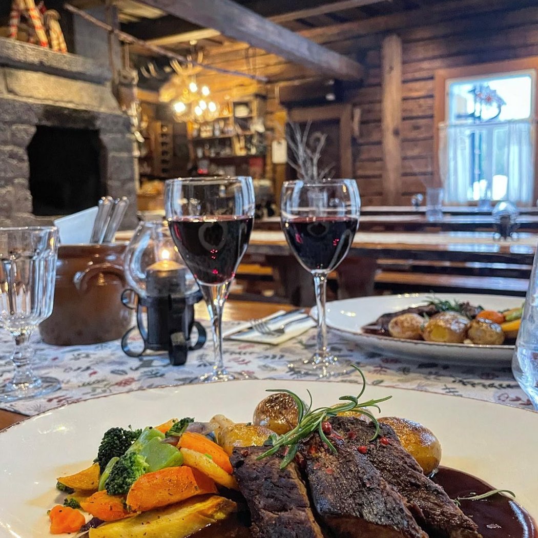 Restaurant Moose Manor 1