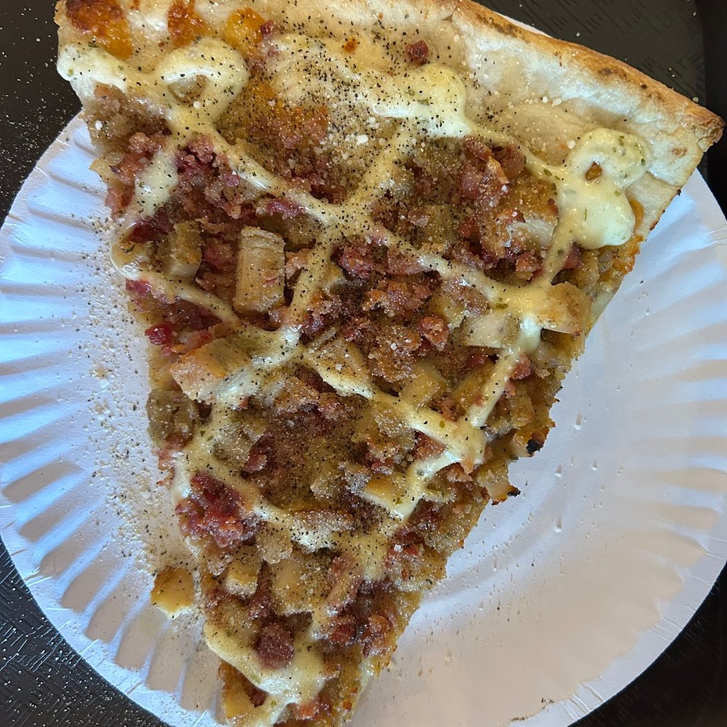 GANNI'S PIZZERIA 1