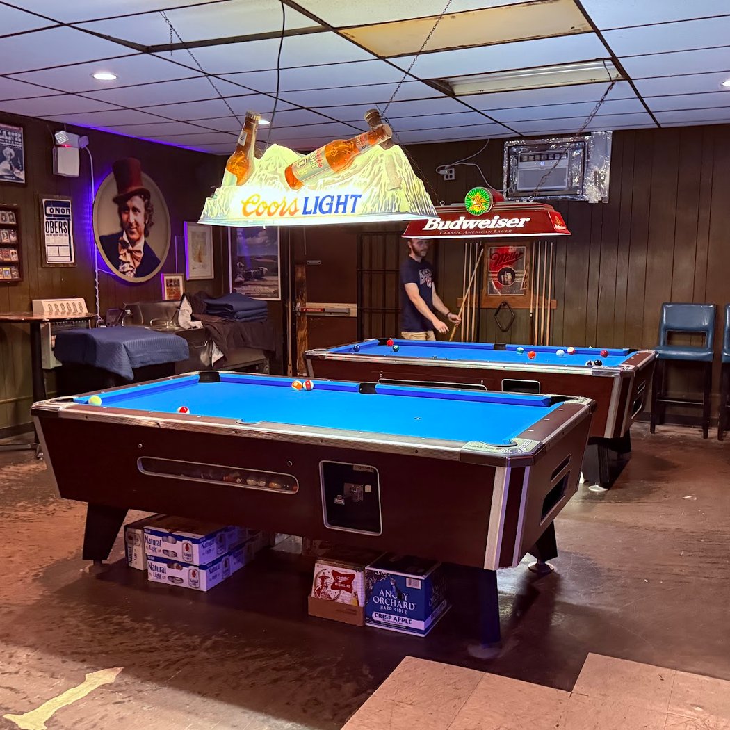 Billy's Tavern 2