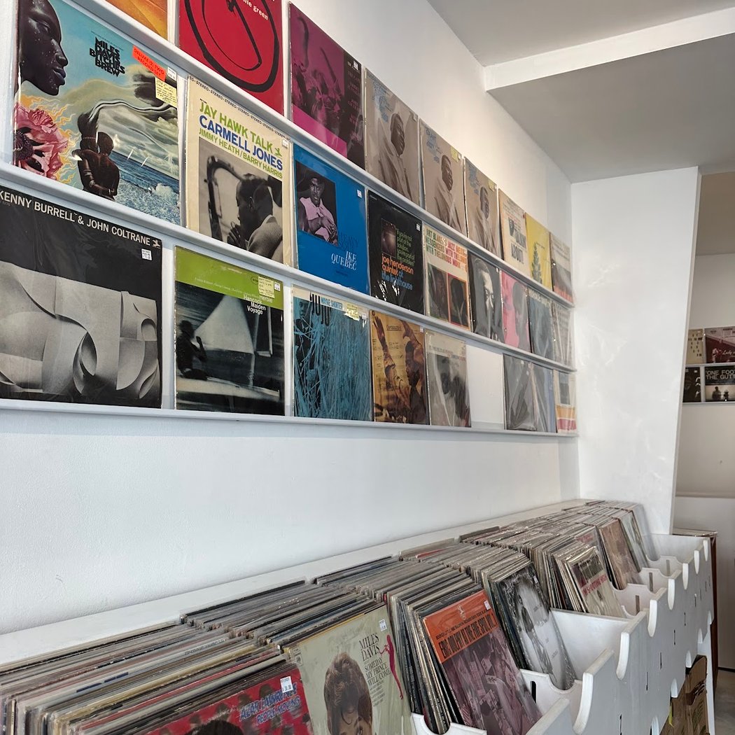 Billy's Record Salon 2