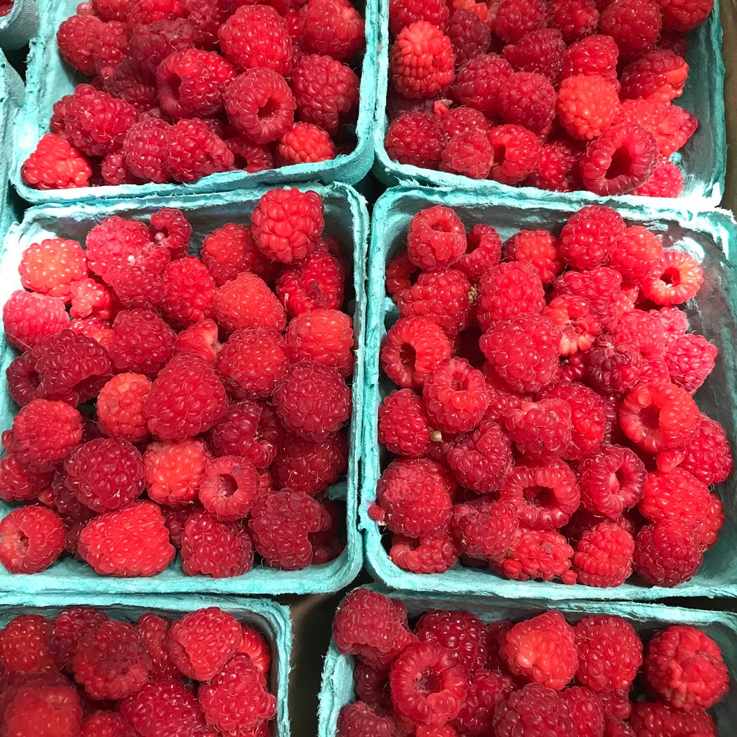 Dale and Bette's Produce 1