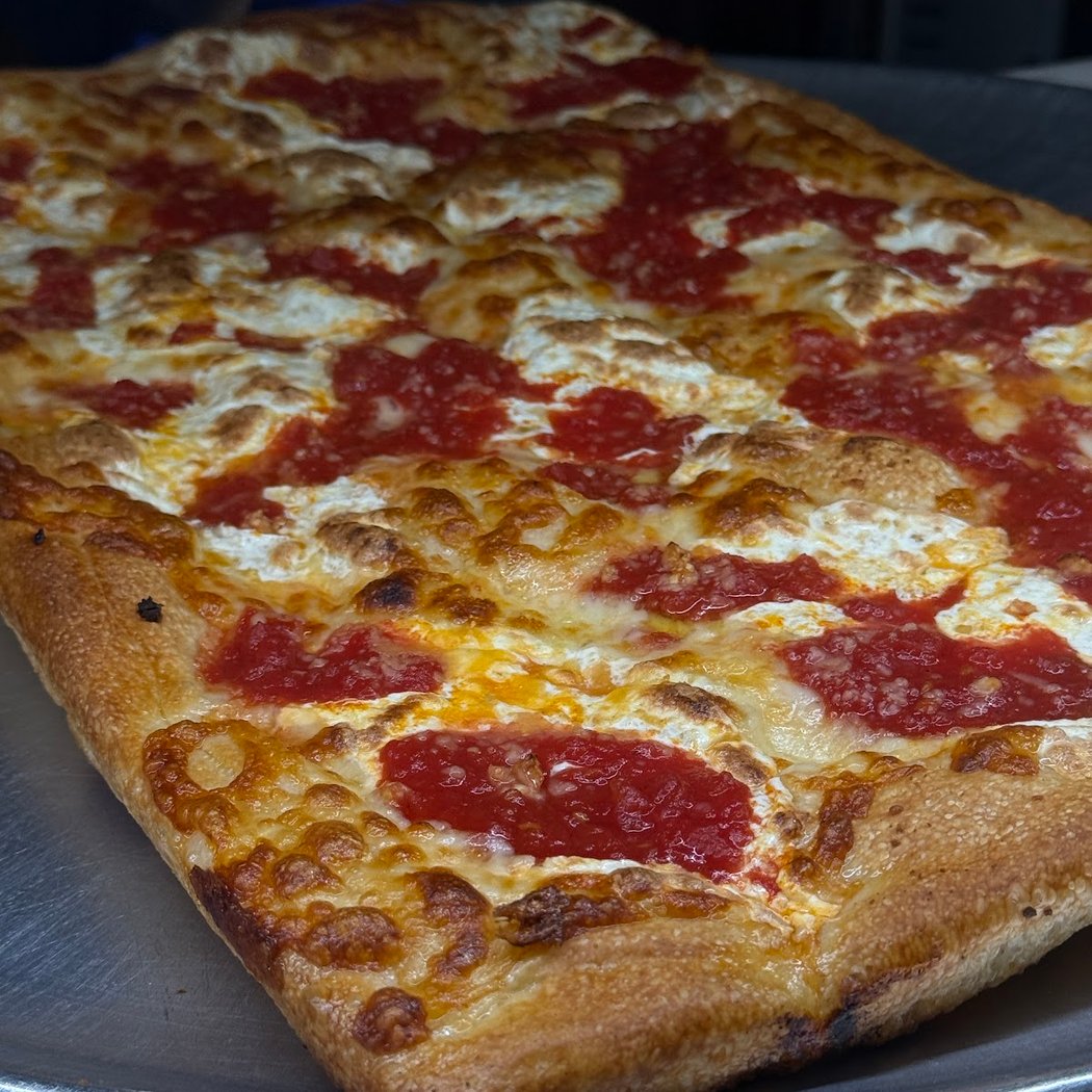 Famous Famiglia Pizzeria 3