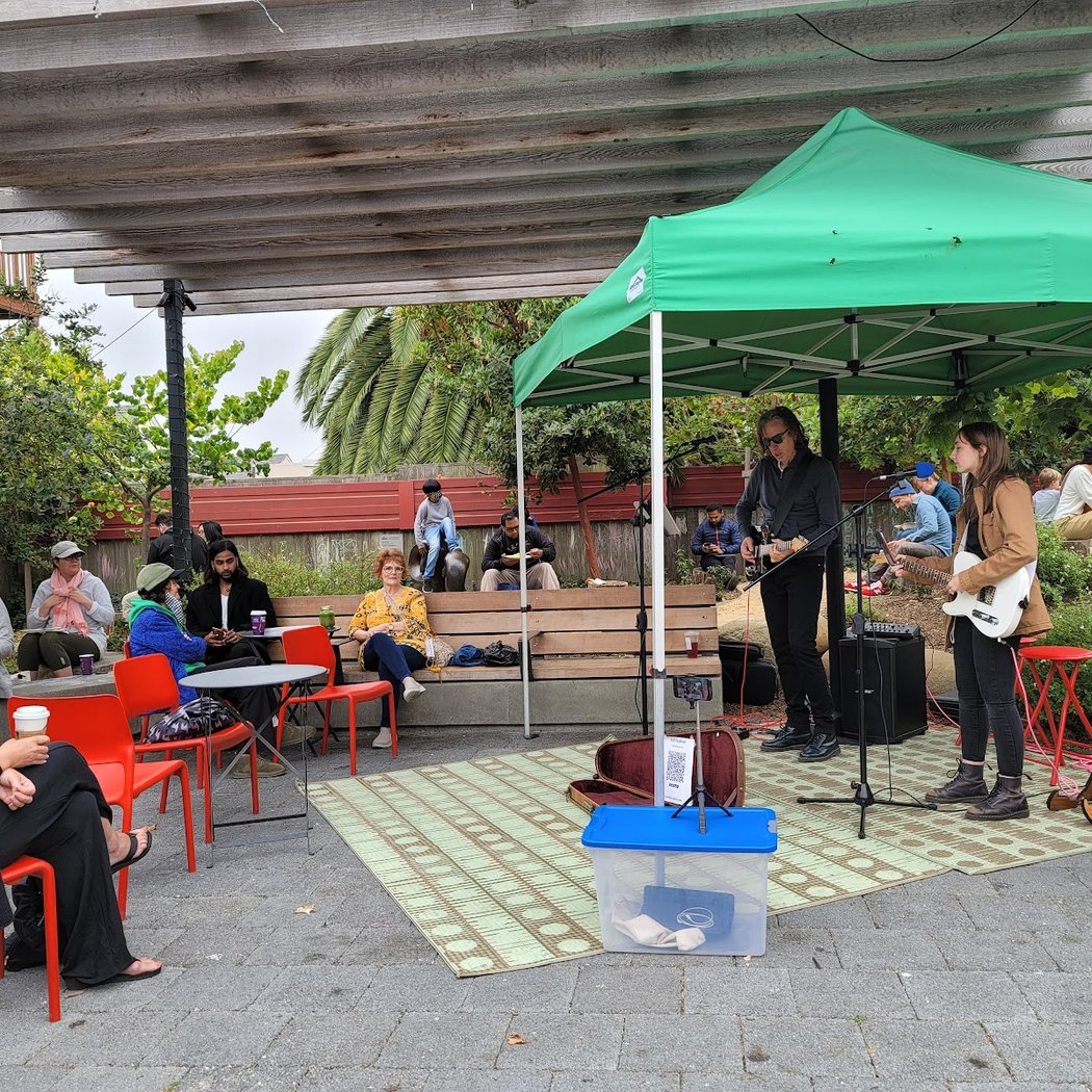 Sunday Music in the Square: The Out of Town Couple 1